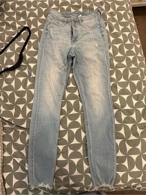 H&M Light Blue Straight Leg Women’s Jeans